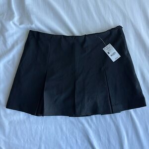 NWT Black Pleated Skort